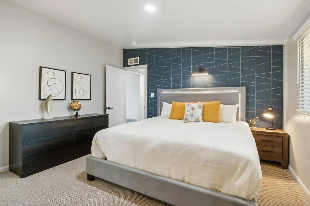 Heart Of Phoenix Home - Pool - Foosball - Golf